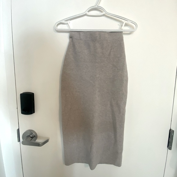 Light Grey Wool Aritzia skirt - Picture 1 of 5